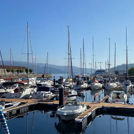 De La Luz Centrico En Nautico -parking Vigo
